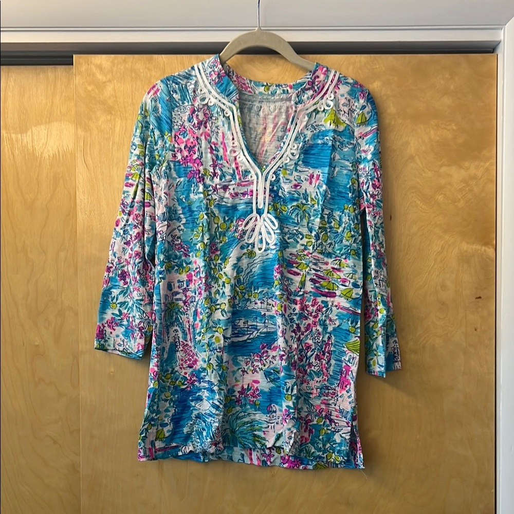 Lilly Pulitzer Blue and Pink Graphic Tunic with 3/4 Sleeves